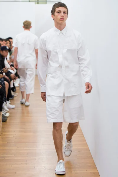 Look 28